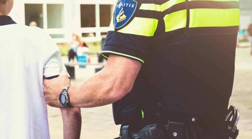 Jongere gearresteerd na steekincident op fietspad in Den Helder