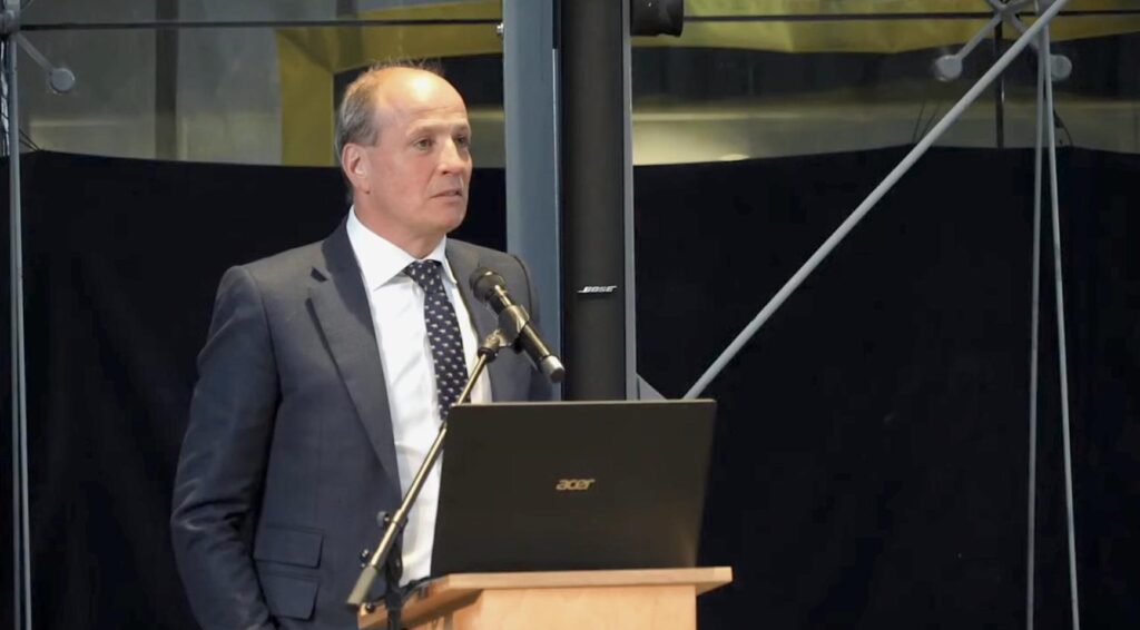 Jumbo schorst stemrecht ex-CEO Frits van Eerd na veroordeling voor witwassen