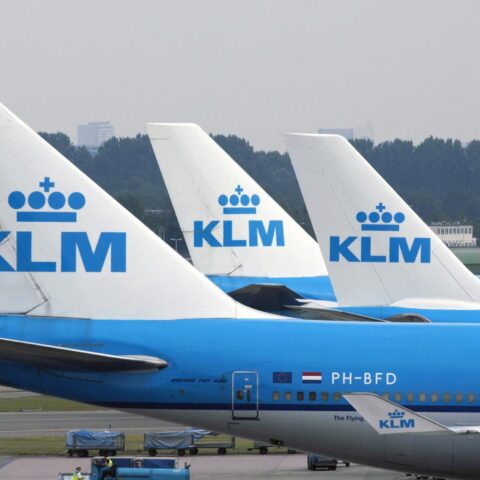 KLM annuleert tientallen vluchten op Schiphol door vier uur durende staking van grondpersoneel