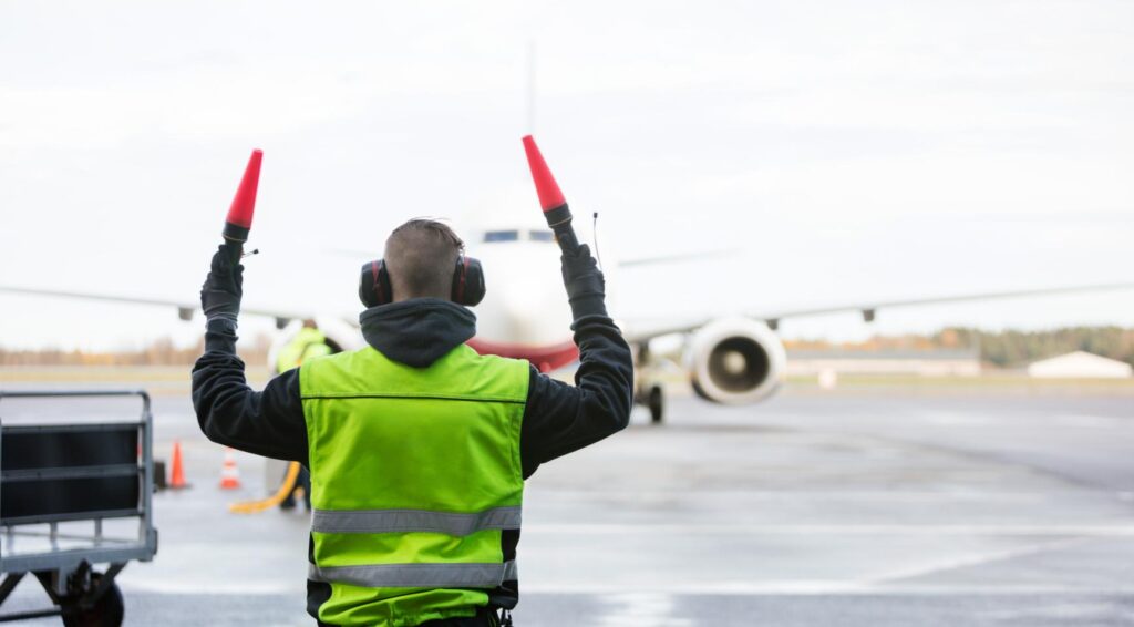 KLM grondpersoneel staakt tijdelijk na hervatten onderhandelingen
