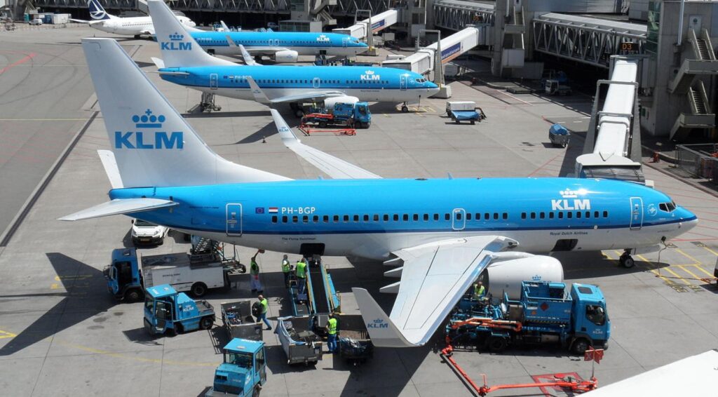 KLM-grondpersoneel staakt vandaag op Schiphol; 27.000 reizigers hebben vertragingen