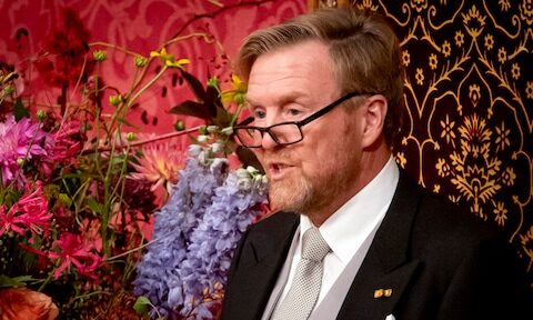 Koning: 'Mensen staan helaas steeds vaker tegenover elkaar'