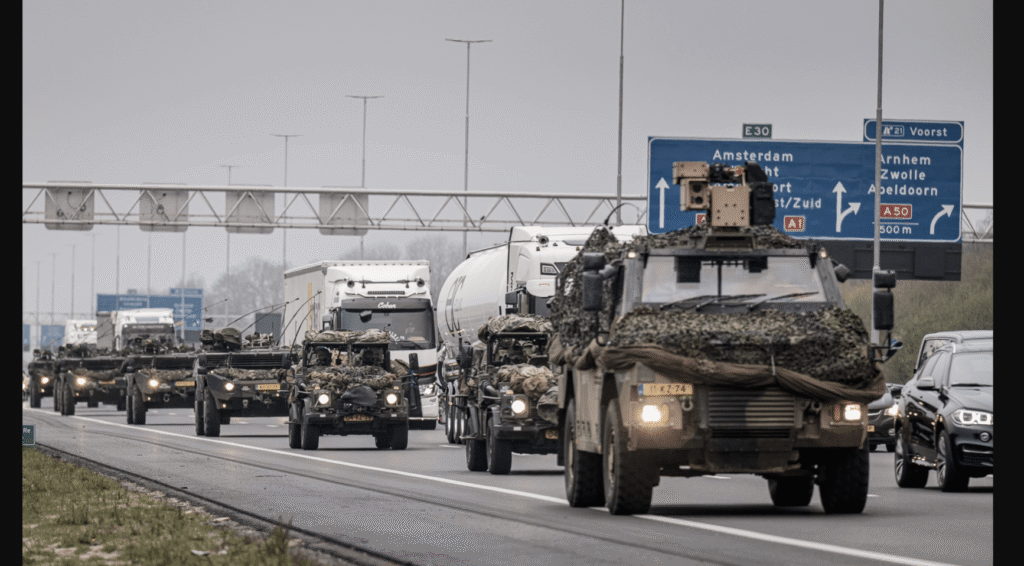 Militaire colonne met 55-ton stalen houwitsers trekt zaterdag door Noord-Brabant en Gelderland