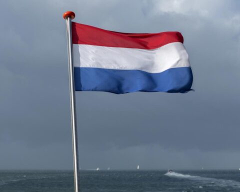 Nederlands vrachtschip aangevallen nabij Jemen, vat vlam