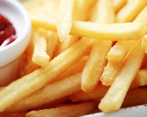 Nederlandse chef wint wereldtitel voor authentieke friet in Frankrijk