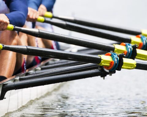 Nederlandse vrouwen- en mannenroeiteams behalen goud op Wereldkampioenschappen in Shanghai