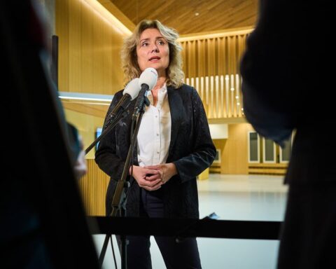 Onderzoek naar strafrechtelijke vervolging van Bergkamp en anderen