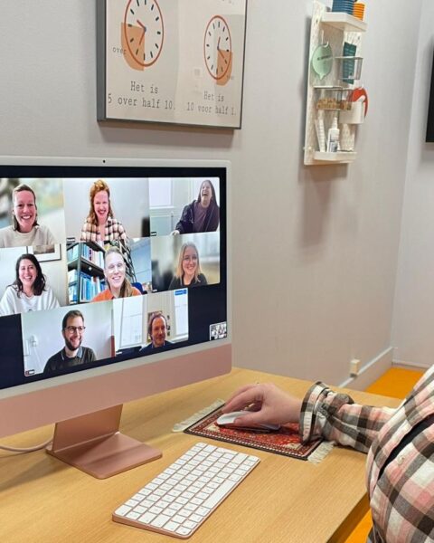 Online lessen Nederlands met NedLes helpen studenten vriendschappen en taalvaardigheid te ontwikkelen
