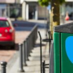 Oplichters gebruiken QR-code-stickers op parkeerautomaten om toegang te krijgen tot bankrekeningen