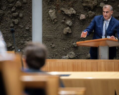 PVV diende rechtszaak in tegen oud-Kamervoorzitter Bergkamp om Arib-kwestie