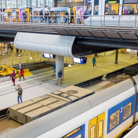 Schade door de eerste officiële herfststorm: Minder treinen naar Den Haag op Prinsjesdag