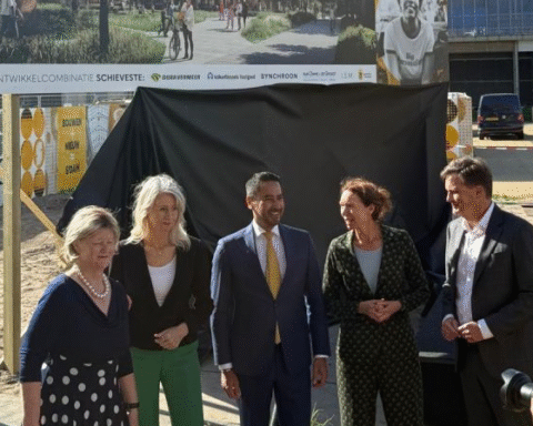Start bouwproject Schieveste in Schiedam onder leiding van minister Mona Keijzer en lokale bestuurders