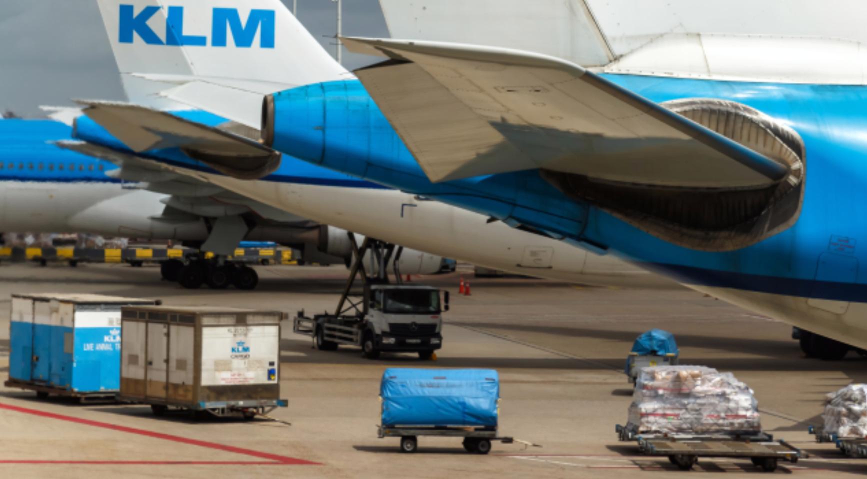 Vakbondstaking KLM-grondpersoneel op Schiphol leidt tot annulering van 100 vluchten