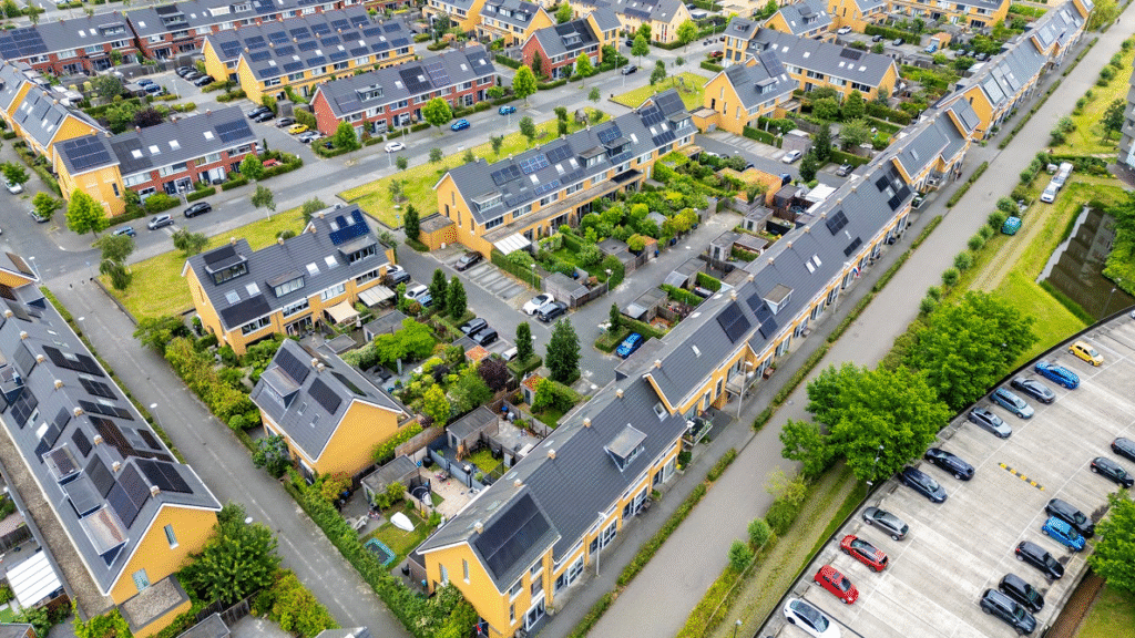 Vastgoed Belang teleurgesteld over belastingplannen, Aedes tevreden met behoud huurtoeslag