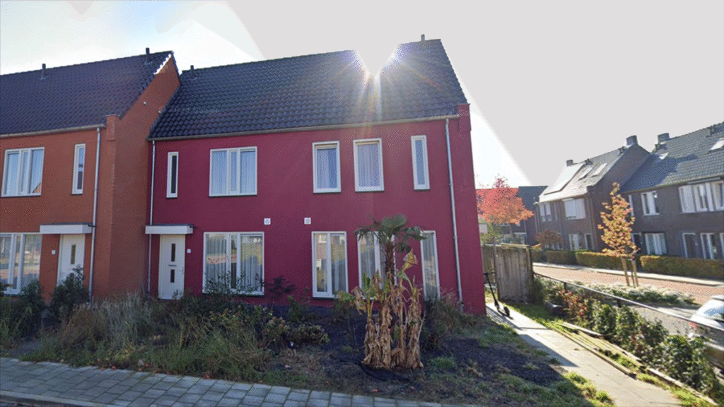 Veiling van 14 woningen in Poederoijen, Vlijmen en Babyloniënbroek door Van den Thillart Holding