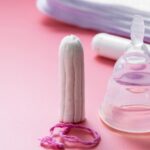 Vrouwen verbergen vaak menstruatiepijn en symptomen van de menopauze op de werkvloer
