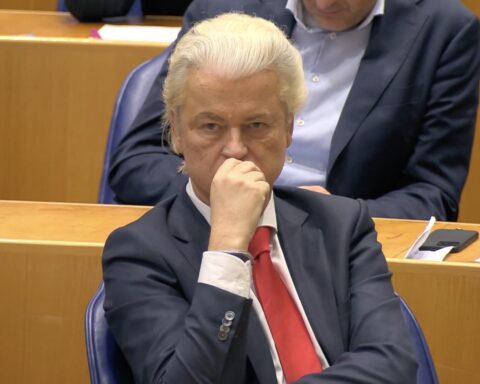 Vrouwenorganisaties dienen discriminatieklacht in tegen Geert Wilders om X-berichten