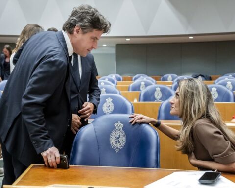 VVD verliest verder aan steun, CDA dichtbij GroenLinks-PvdA