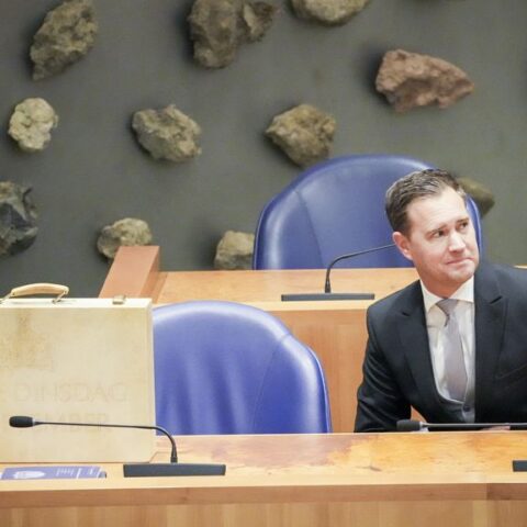 Weinig nieuwe plannen in begroting Heinen, Defensie ontvangt 3,4 miljard extra
