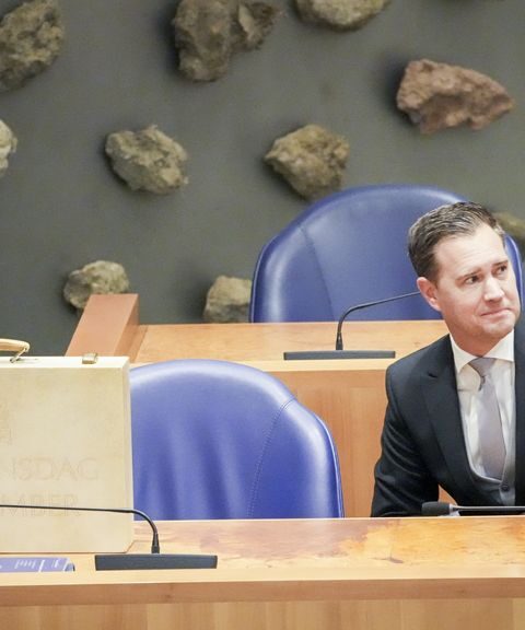 Weinig nieuwe plannen in begroting Heinen, Defensie ontvangt 3,4 miljard extra