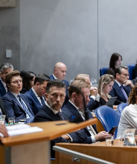 Wilders onder vuur om migratiebeleid, partijen bekritiseren zijn daadkracht