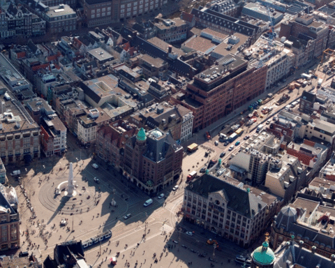 Woningbouw in Amsterdam groeit met 1.123 sociale huurwoningen en stijging middenhuur woningen
