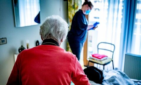 Zorgmedewerkers ervaren toegenomen druk door vertrek van zelfstandigen
