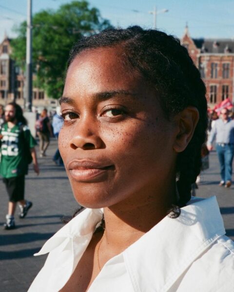 Zuid-Afrikaanse poëte Julia-Beth Harris vindt haar stem in de stilte van Nederlandse dorpen