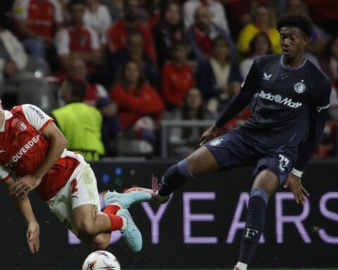 Zwaar gewijzigd Feyenoord verliest met 1-0 van het Portugese Braga in de Europa League