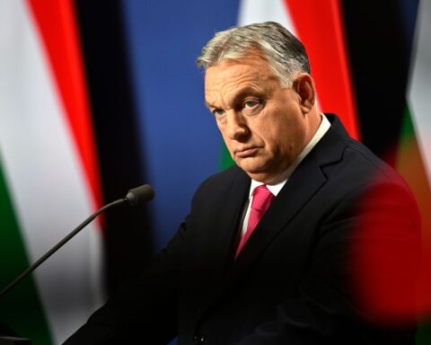 Europese Commissie onder druk na onthullingen over Hongaarse spionage