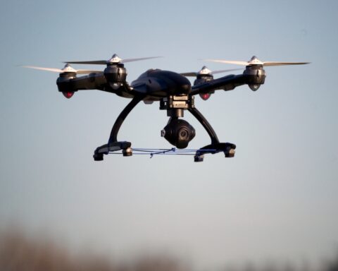 Onbekende drones boven Belgische wapenfabriek zorgen voor bezorgdheid bij Thales Belgium