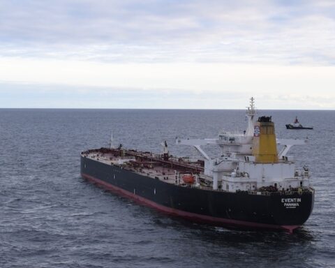 Russische "schaduwvloot" beschuldigd van olievervuiling in Europese wateren