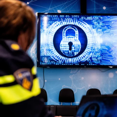Russische hackers stelen Britse defensiedocumenten en publiceren deze online