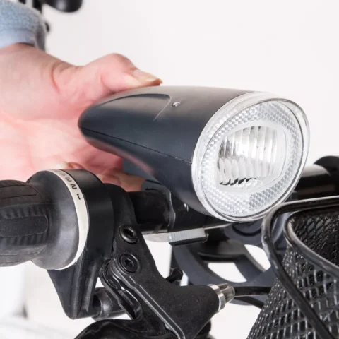 Aantal fietsers zonder verlichting neemt toe met 55% nu donkere maanden eraan komen