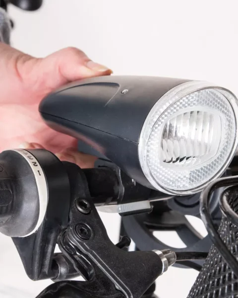 Aantal fietsers zonder verlichting neemt toe met 55% nu donkere maanden eraan komen