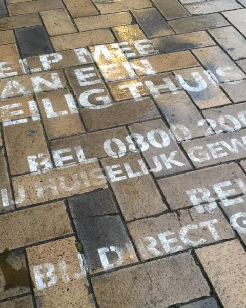 Aantal meldingen van huiselijk geweld blijft stijgen; 66.000 in eerste helft van 2025