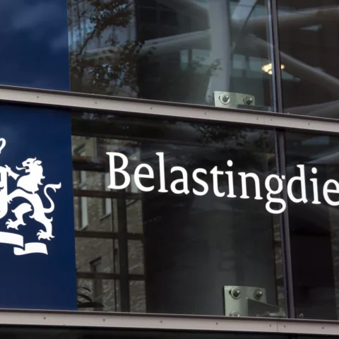 Aantal Nederlandse huishoudens met schulden door terugbetaling van uitkeringen is sinds de pandemie verdrievoudigd