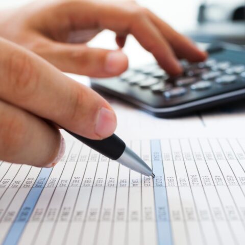 Accountant aangehouden in mensenhandelonderzoek bij metaalbedrijf in Veendam