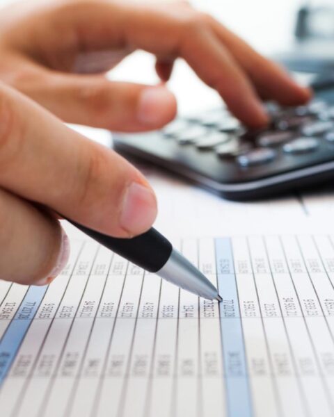 Accountant aangehouden in mensenhandelonderzoek bij metaalbedrijf in Veendam