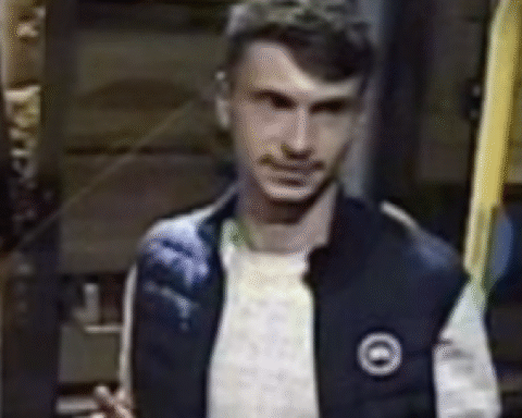 Amsterdamse politie publiceert video van man die wordt verdacht van poging tot verkrachting in nachtbushalte
