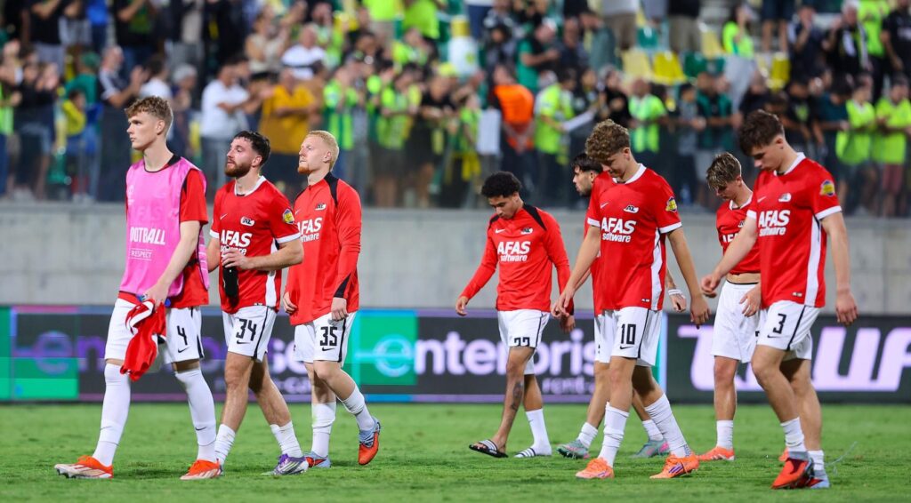 AZ Alkmaar lijdt vernederende 4-0 nederlaag tegen Cypriotische club AEK Larnaca