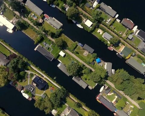 Bestemmingsplan voor illegale huisjes in Vinkeveense Plassen blijft in stand