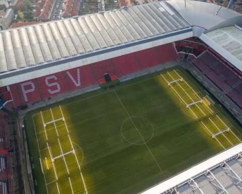 Beveiliging aangescherpt voor "hoog-risico" PSV-Napoli wedstrijd dinsdag