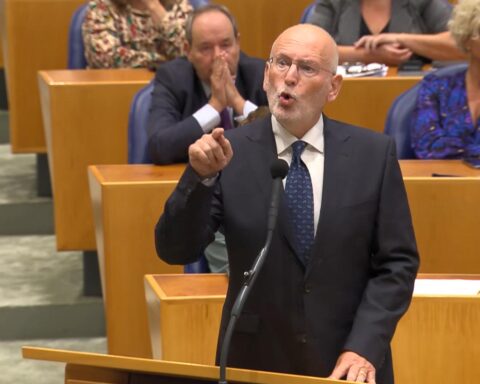 Beveiliging voor links leiderschap Timmermans versterkt na voorval in Amsterdam