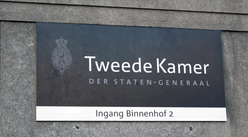 CDA теряет пять мест после скандальных высказываний на фоне tightening выборах в Нидерландах