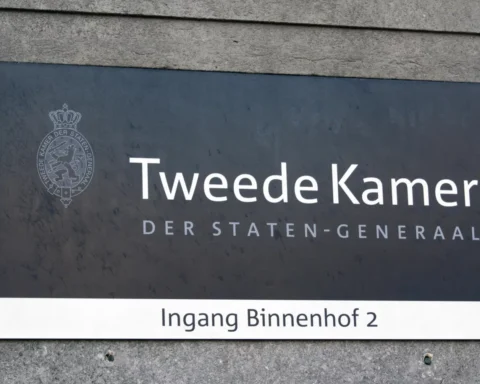 CDA теряет пять мест после скандальных высказываний на фоне tightening выборах в Нидерландах