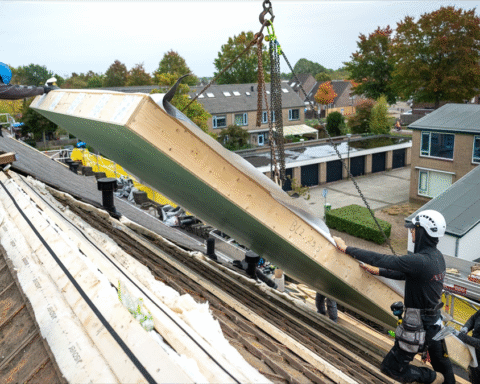 Compaen start duurzame dakrenovatie in Mierlo met biobased materialen