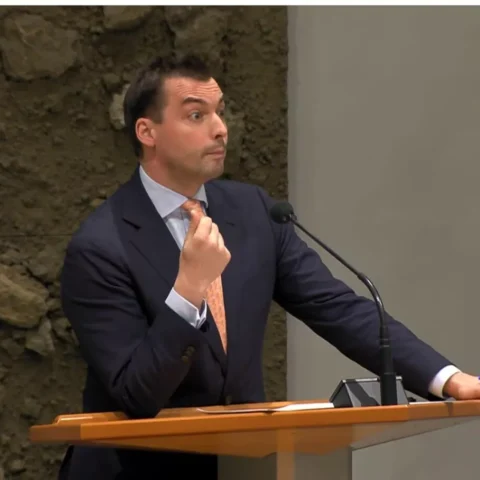 De helft van de kiezers van FvD is tegen een verbod op partijen die de rechtsstaat ondermijnen