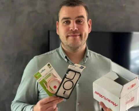 DHL-klanten in Hoogwoud ontvangen goedkope producten in plaats van bestelde dure artikelen