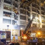 Dodelijk brand in Amsterdamse appartementencomplex, vijf gewonden en 100 woningen onbewoonbaar